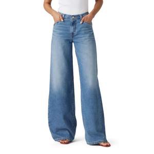 Levi's Women's 94 Baggy Wide Leg Jean (Also Available in Plus) Standard 24 Cool Vertical…
