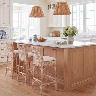 Safavieh Home Collection Fremont Tropical Coastal White Solid Wood 32-inch Bar Stool…