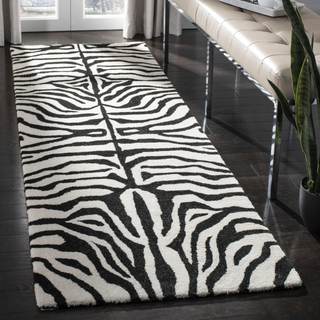 SAFAVIEH Soho Collection Runner Rug - 2'6" x 14', Black & White, Handmade Wool, Ideal for…